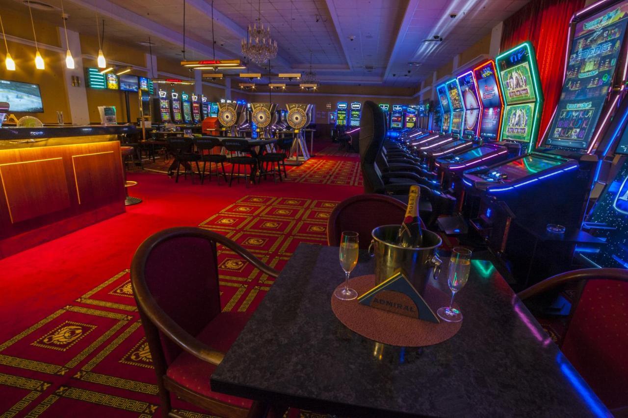 Casino Admiral Velenice - Gmuend Ceske Velenice Exteriör bild